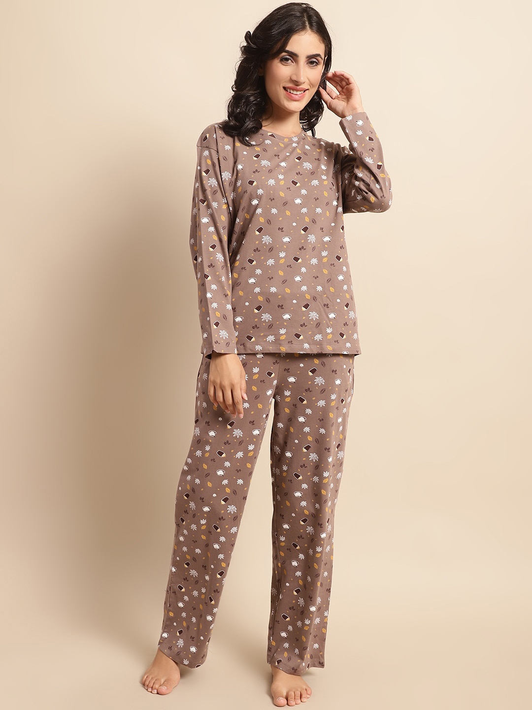 

Kanvin Camel Brown & White Conversational Printed Pure Cotton Tshirt & Pyjamas