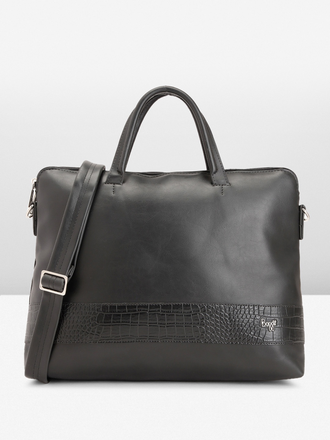 

Baggit Men Solid Messenger Bag, Black