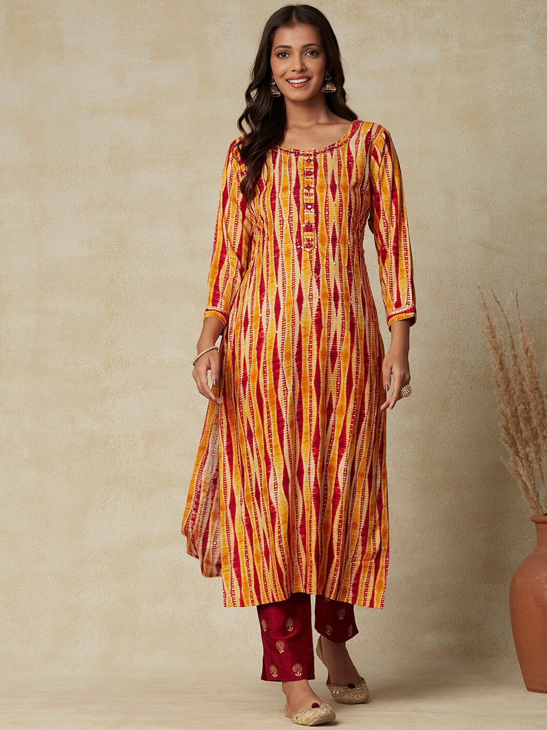 

FASHOR Abstract Printed Sequinned Straight Kurta, Yellow