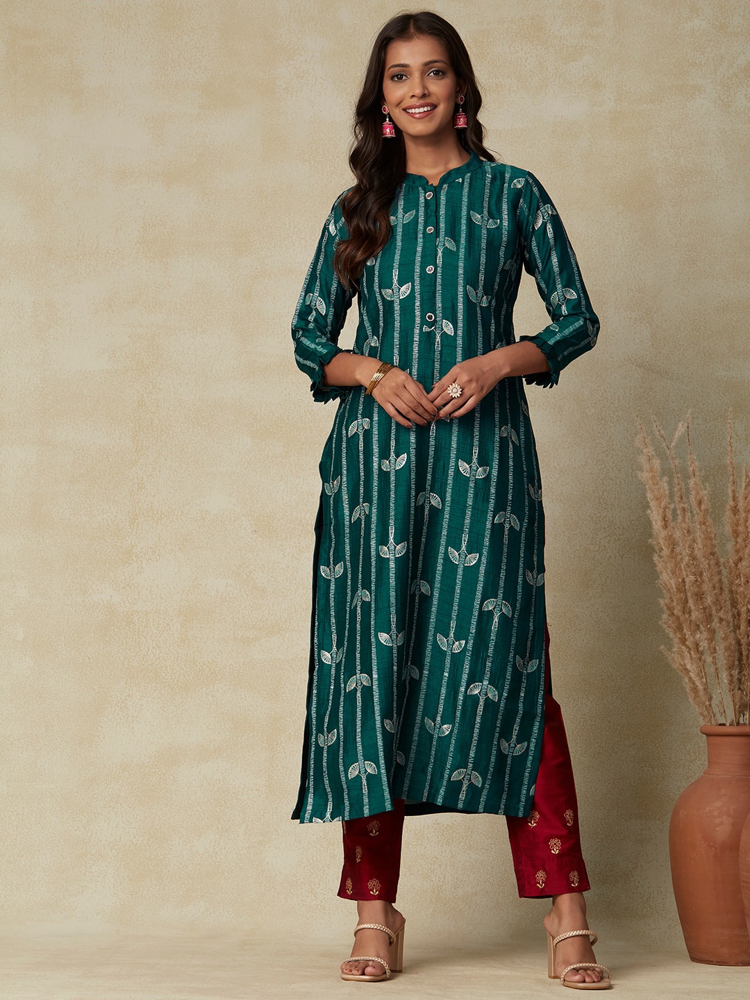 

FASHOR Floral Printed Band Collar Straight Kurta, Green