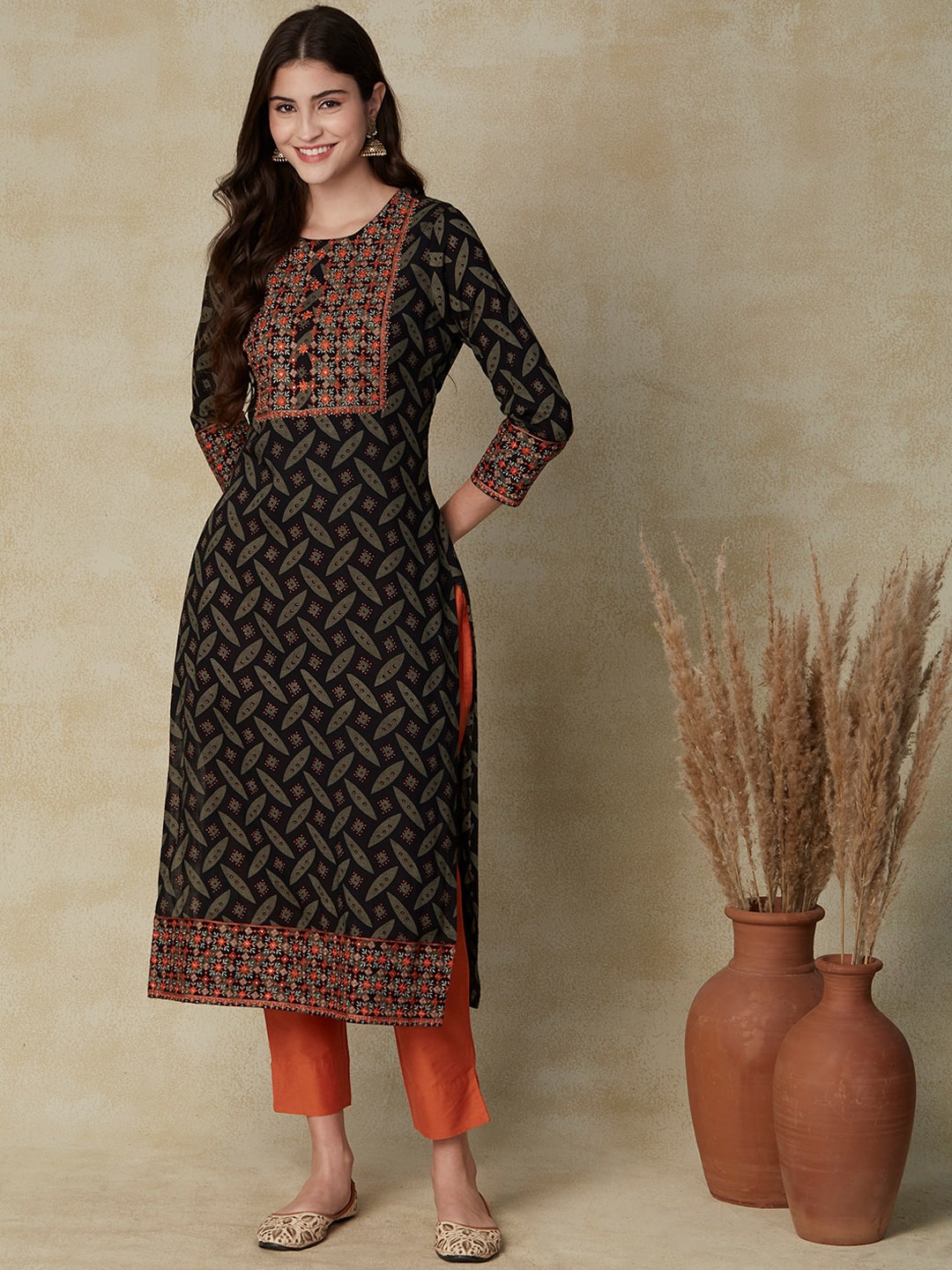 

FASHOR Black Ethnic Motifs Embroidered Sequinned Kurta