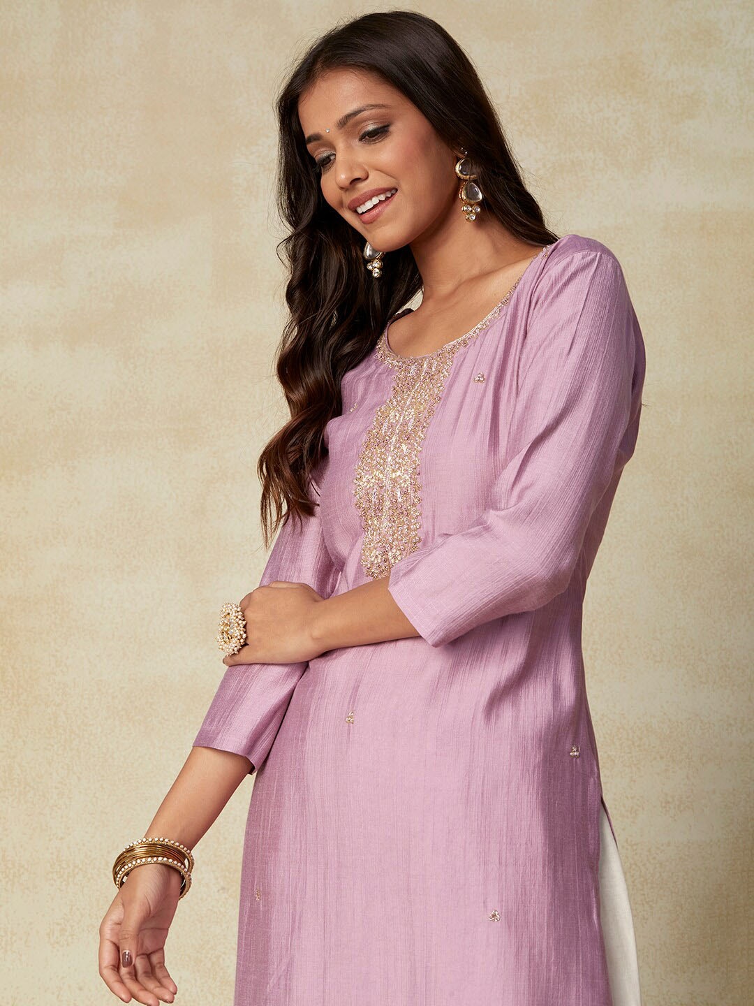

FASHOR Floral Embroidered Beads & Stones Straight Kurta, Pink