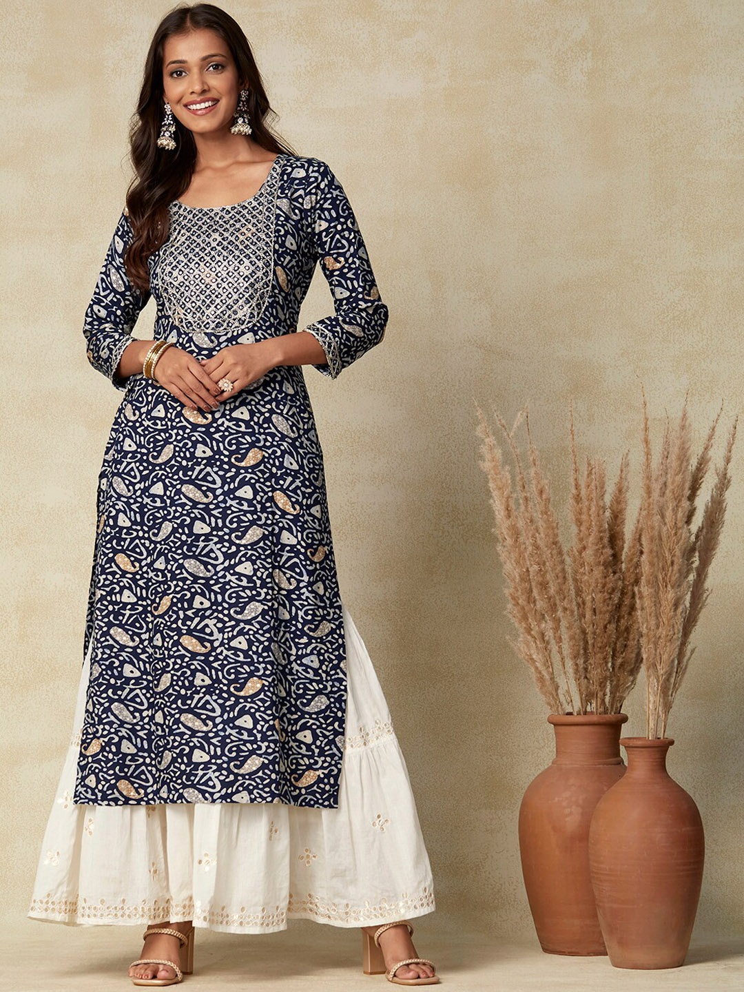 

FASHOR Navy Blue Ethnic Motifs Printed Thread Work Kurta