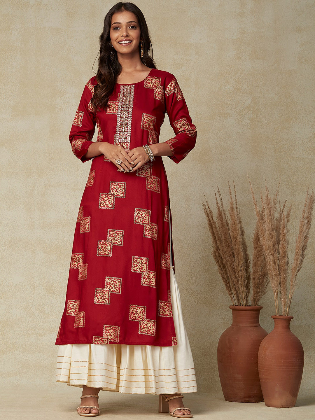 

FASHOR Maroon Ethnic Motifs Foil Printed Straight Kurta