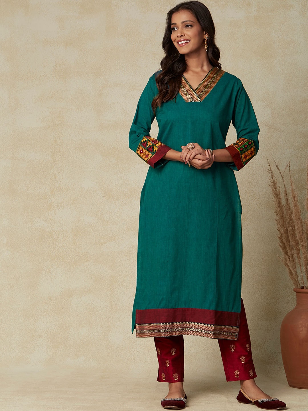 

FASHOR V-Neck Long Sleeves Cotton Kurta, Green