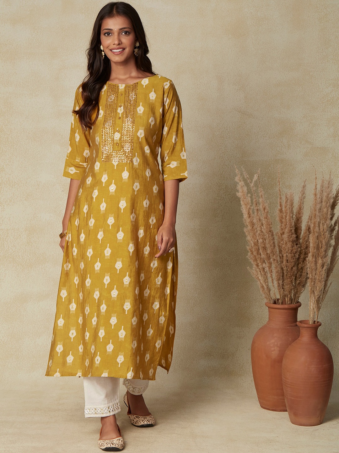 

FASHOR Ethnic Motif Printed Sequinned Straight Kurta, Mustard