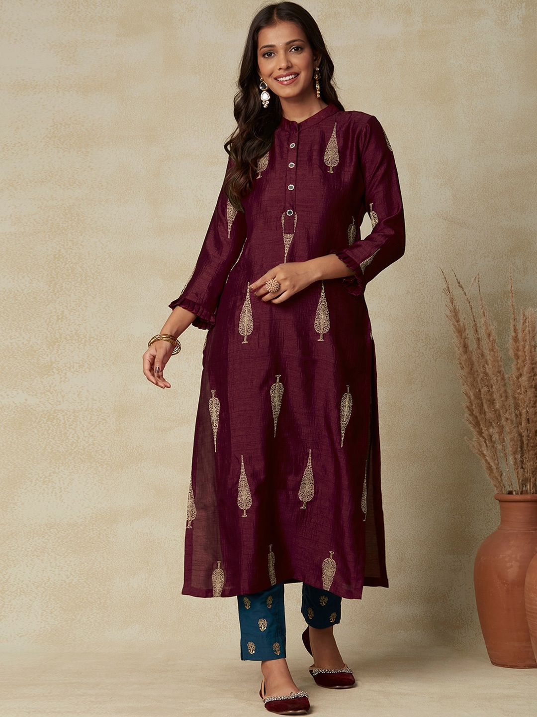 

FASHOR Embroidered Mandarin Collar Kurta, Magenta
