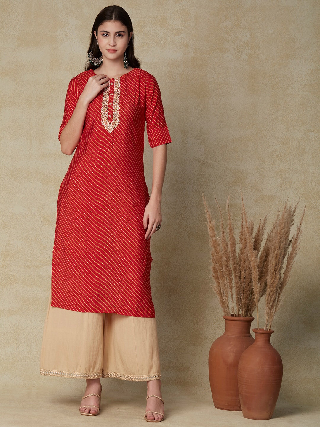 

FASHOR Leheriya Printed Thread Work Straight Kurta, Red