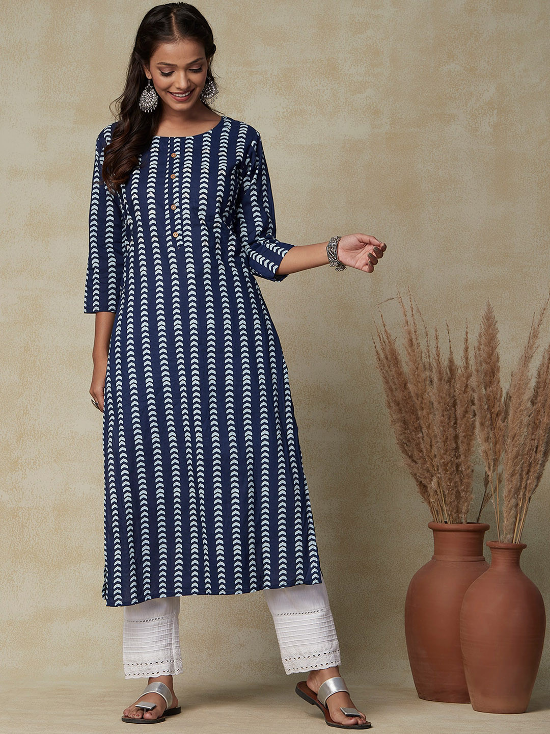 

FASHOR Blue Abstract Printed Cotton Thread Work Kurta