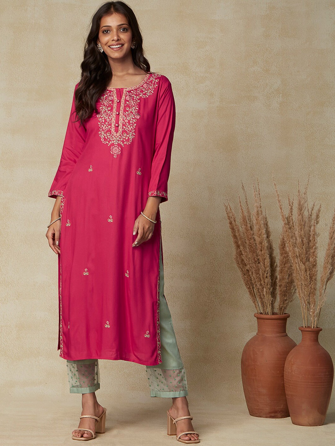 

FASHOR Pink Ethnic Motifs Embroidered Thread Work Kurta