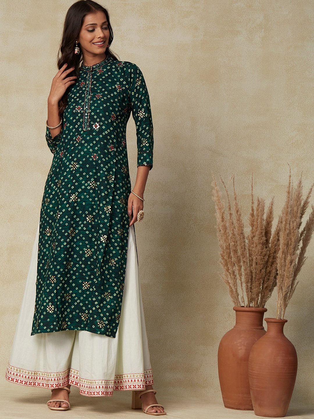 

FASHOR Green Bandhani Printed Mirror Work Kurta