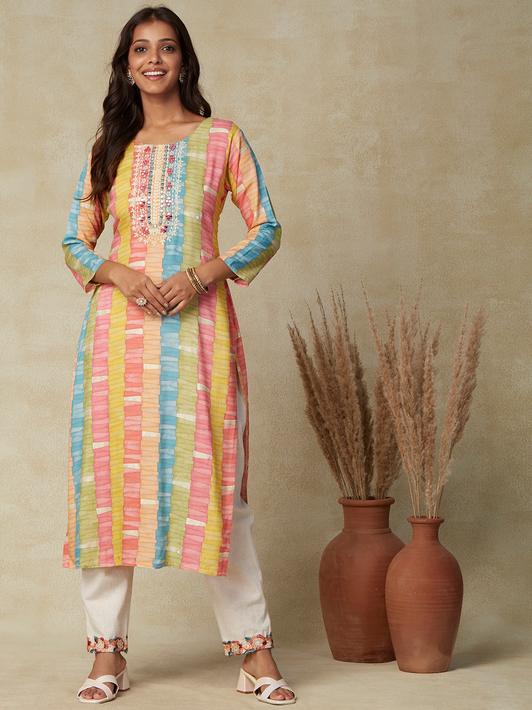 

FASHOR Blue & yellow Abstract Printed Thread Work Kurta