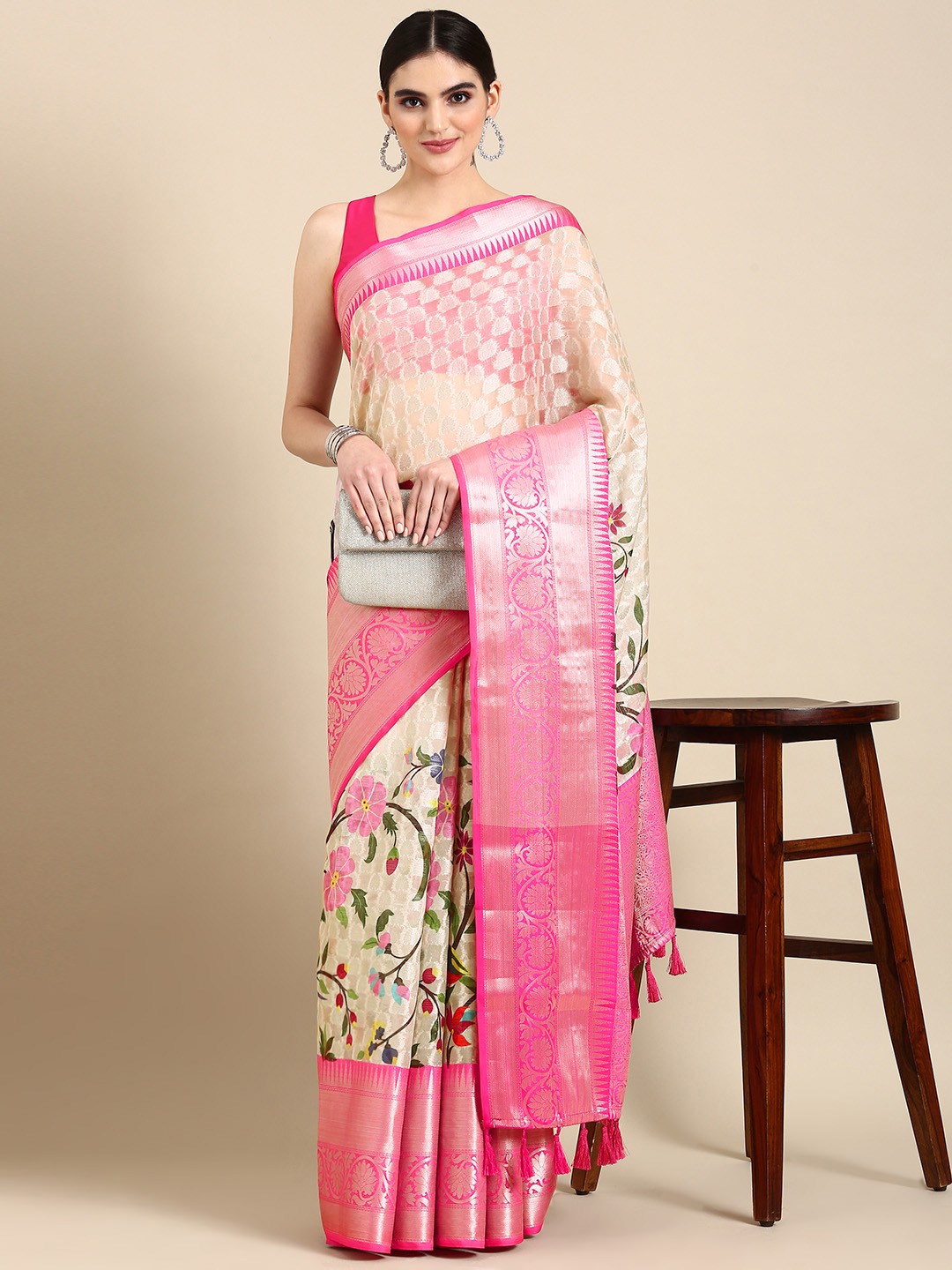 

VASTRANAND Kalamkari Woven Design Zari Organza Ikat Saree, White
