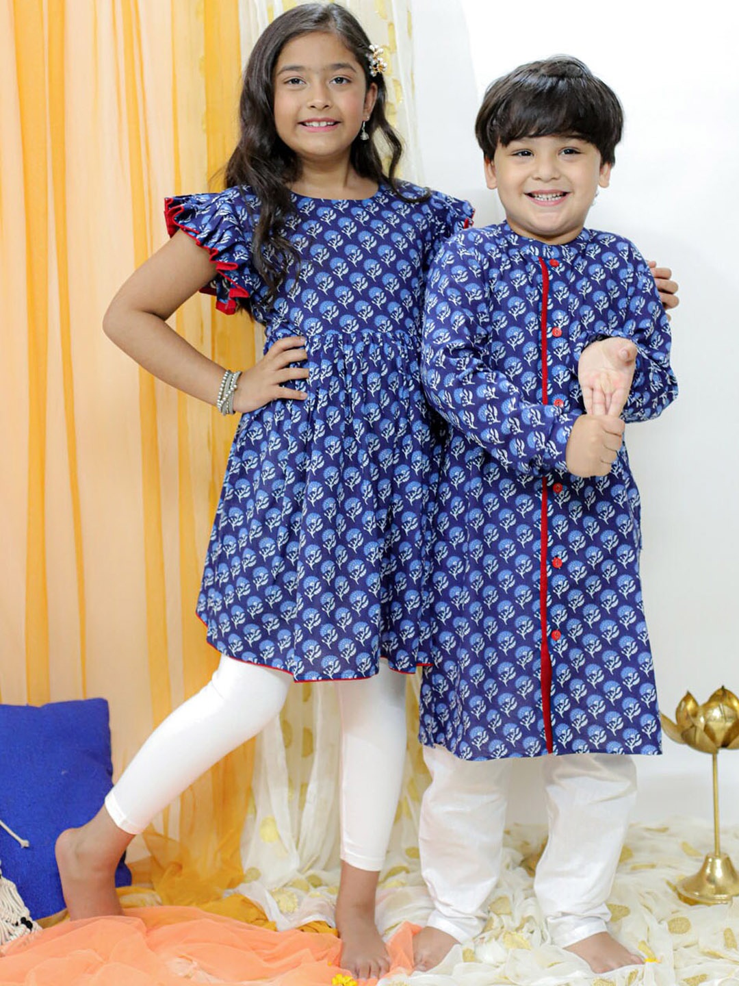 

VASTRAMAY Girls Floral Printed Regular Pure Cotton Kurta With Leggings, Blue
