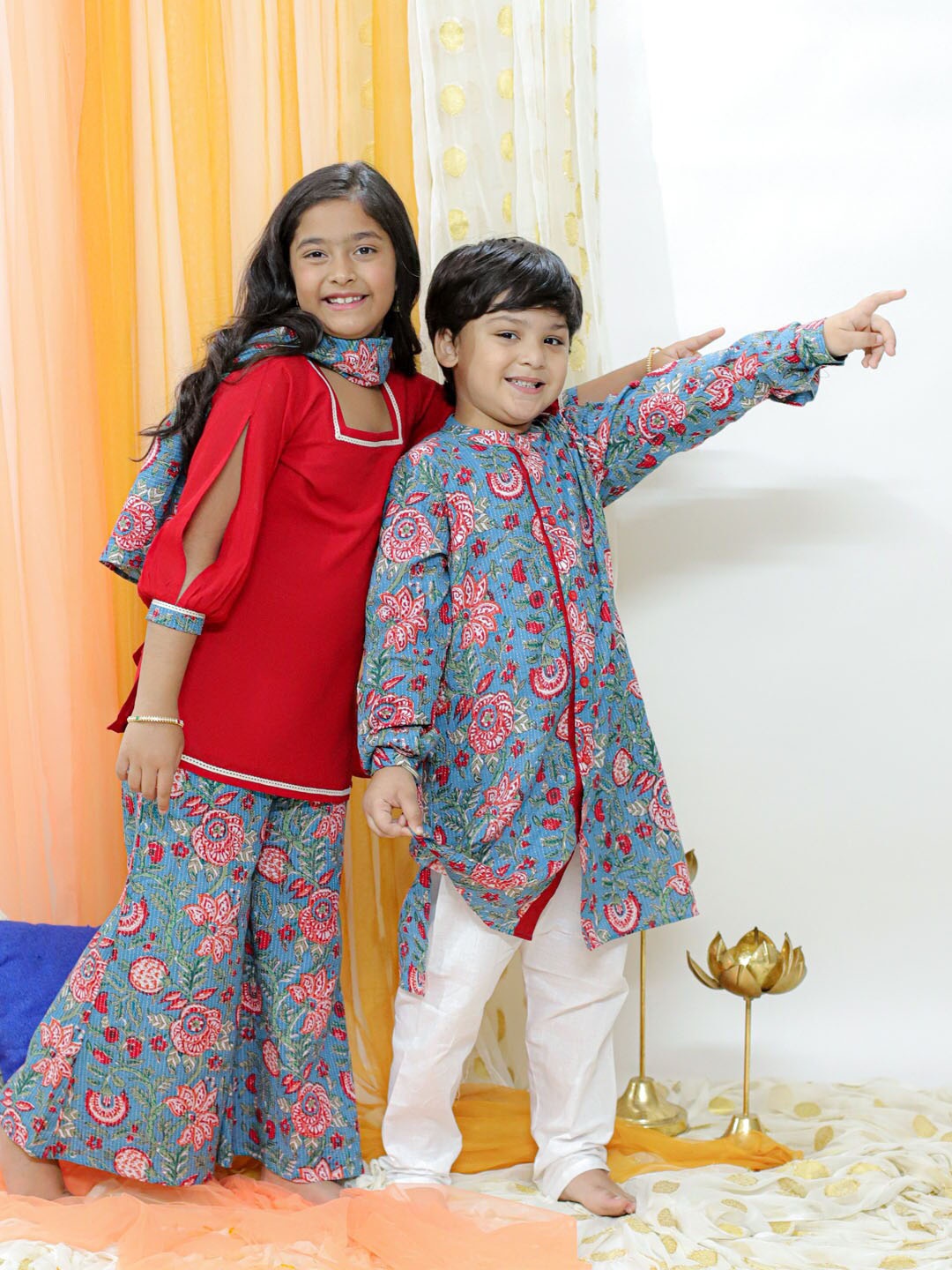 

VASTRAMAY Girls Printed Regular Kantha Work Pure Cotton Kurti with Palazzos & With Dupatta, Red