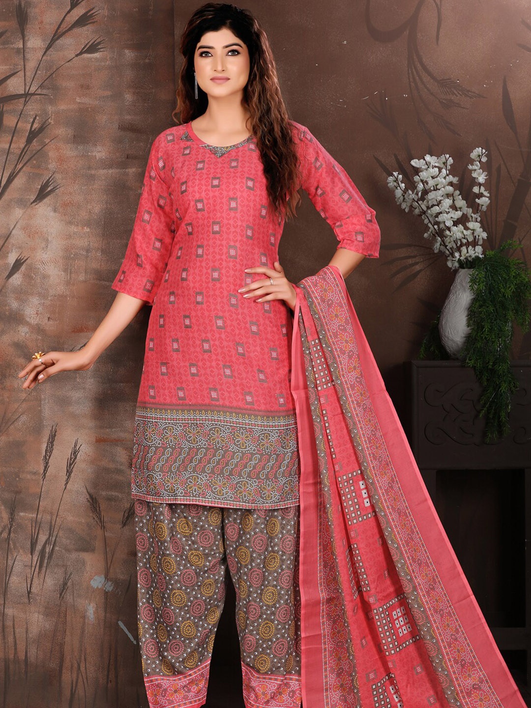 

KALINI Round Neck Ethnic Printed Regular Cotton Kurta & Patiala With Dupatta, Pink