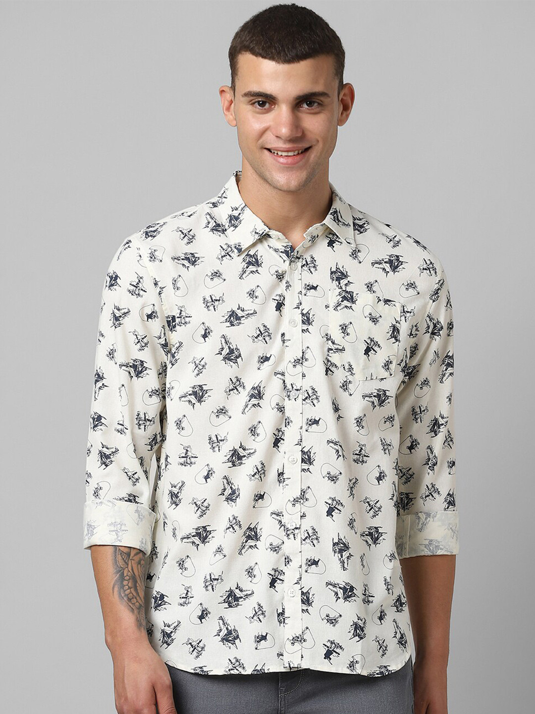 

People White Slim Fit Graphic Printed Pure Cotton Casual Shirt
