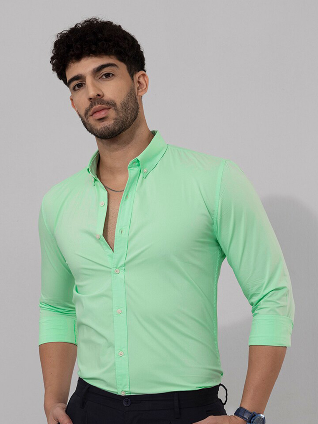 

Snitch Green Slim Fit Button Down Collar Casual Shirt