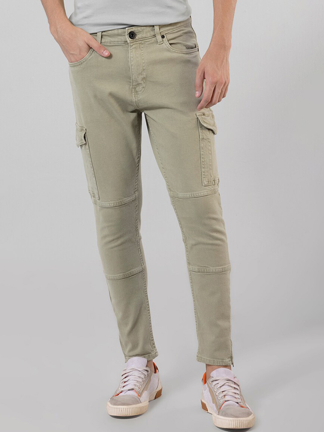 

Snitch Men Green Clean Look Low-Rise Slash Knee Stretchable Jeans