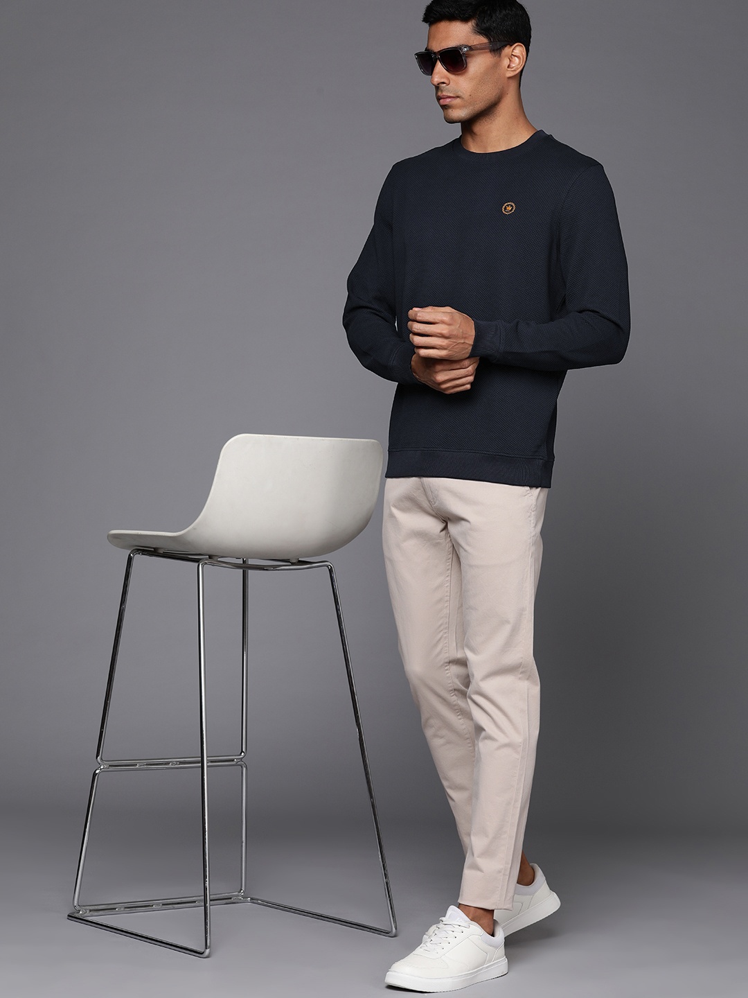 

Louis Philippe Textured Sweatshirt, Navy blue