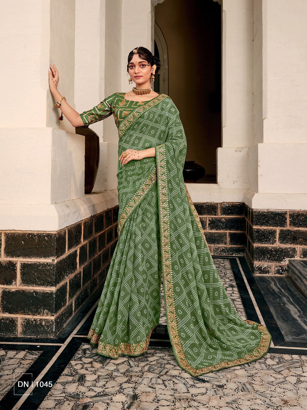 

elora Printed Poly Georgette Bandhani Saree, Green
