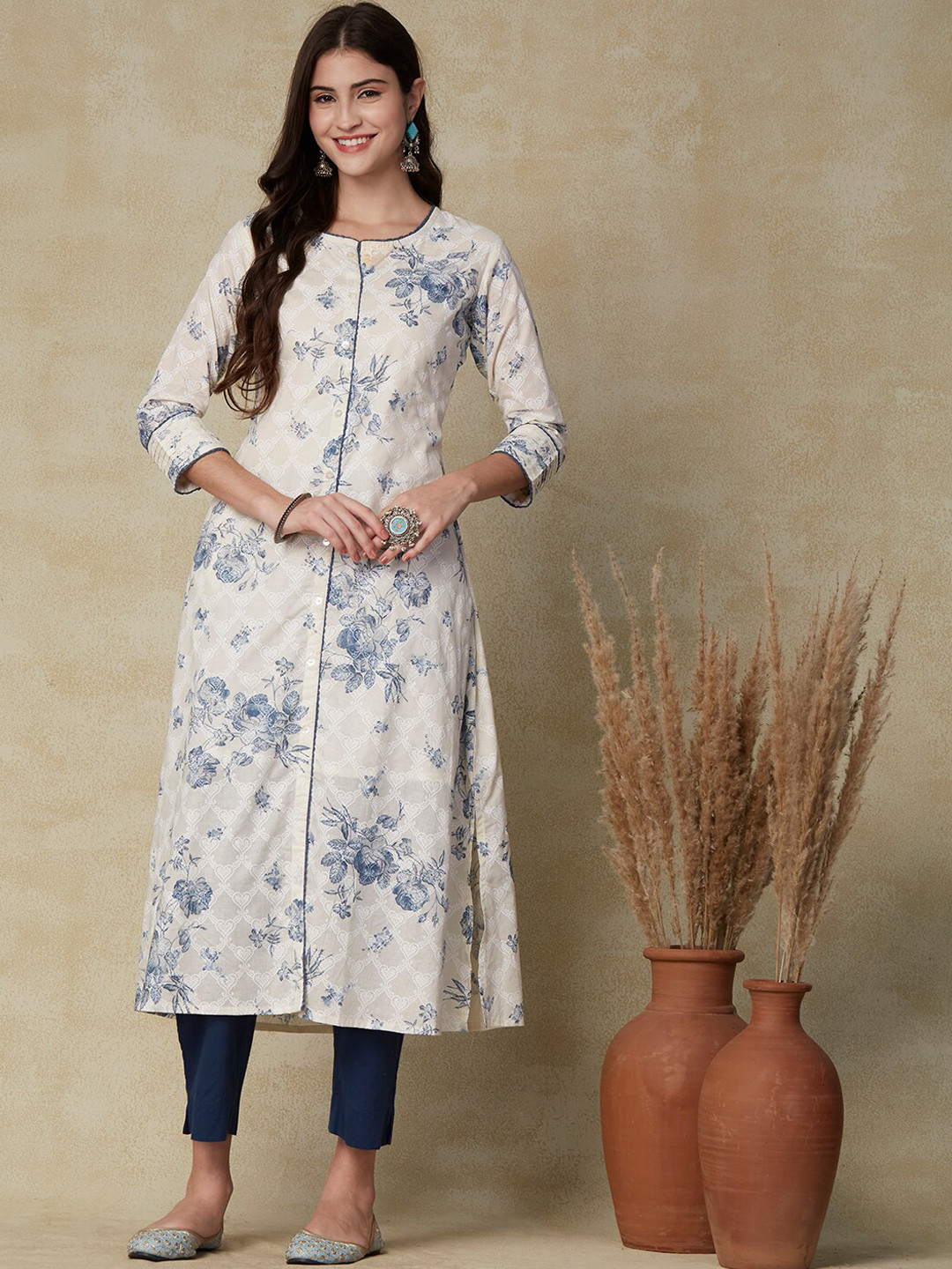 

FASHOR White Floral Printed Round Neck Pure Cotton Kurta with Trousers