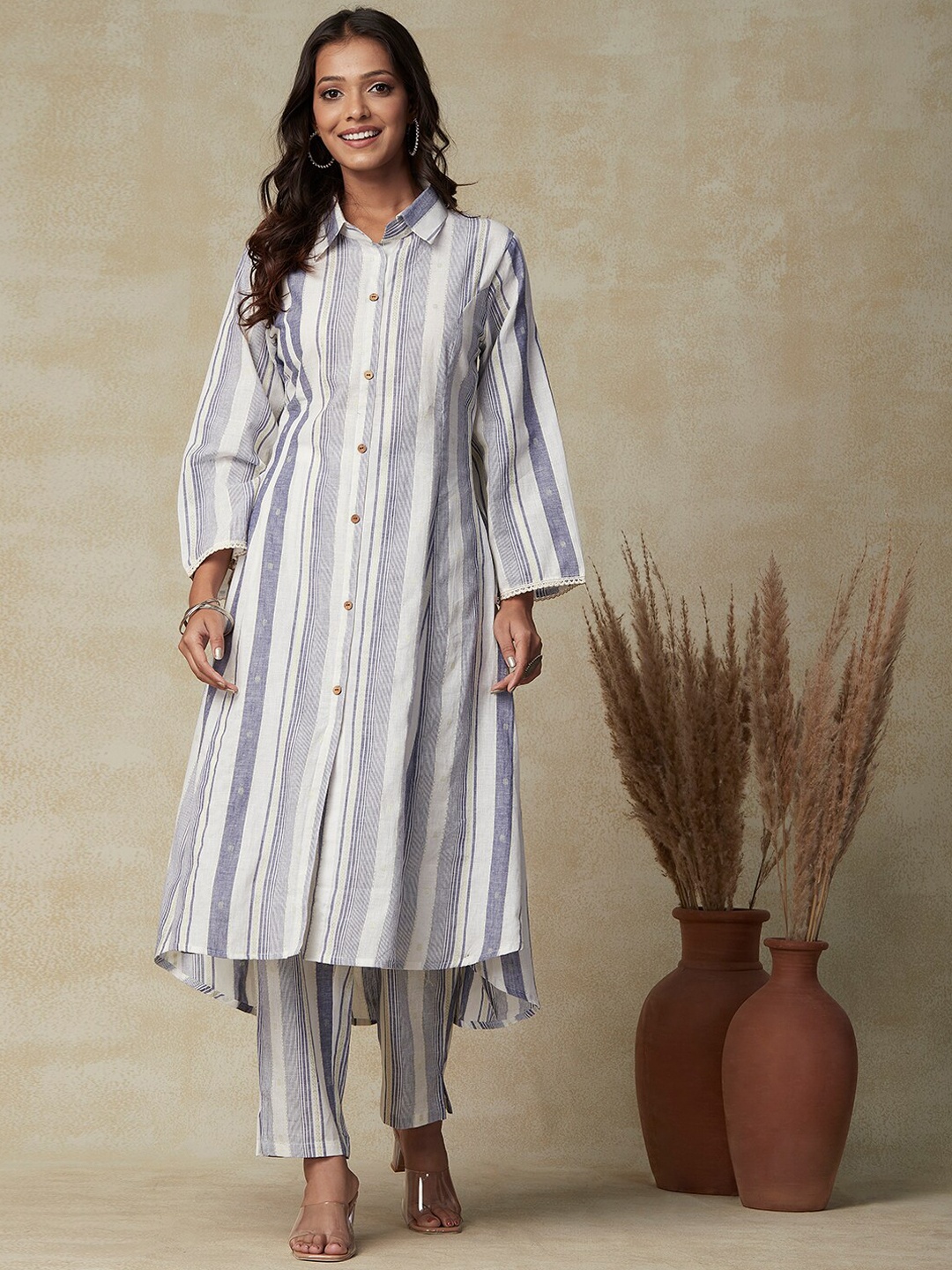 

FASHOR Blue Geometric Printed Panelled Pure Cotton Kurta with Trousers