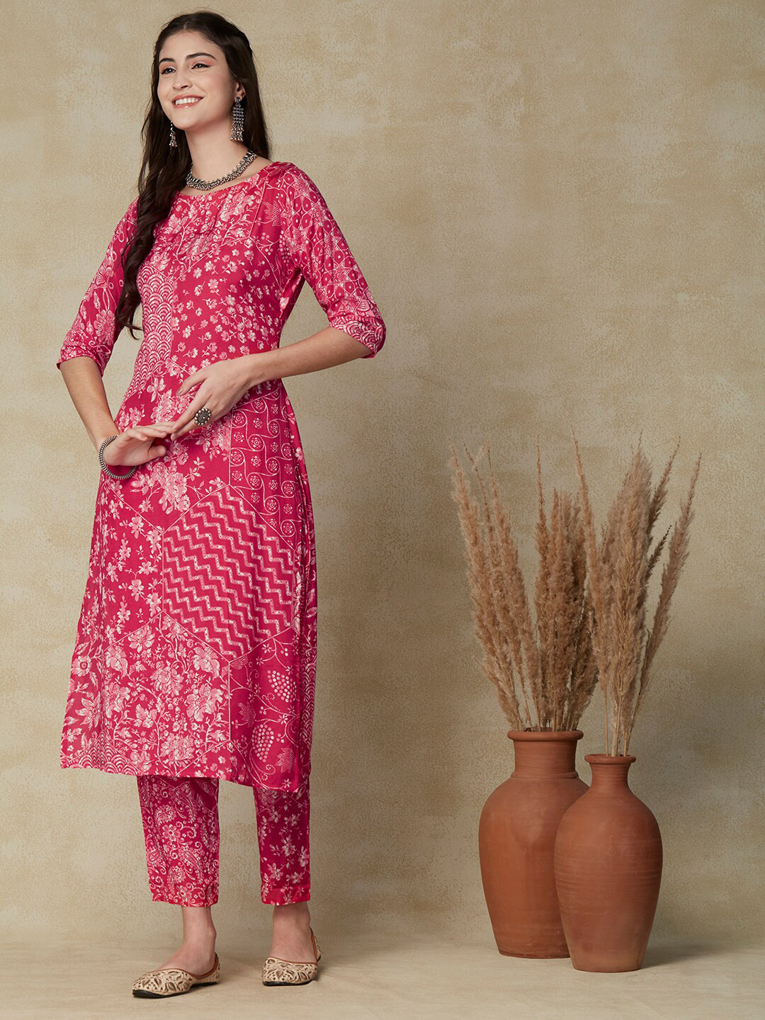 

FASHOR Pink Floral Printed Round Neck Kurta With Trousers