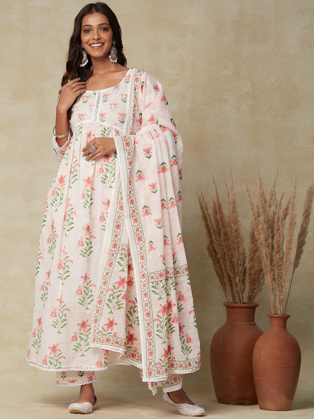 

FASHOR White Floral Printed Empire Pure Cotton Kurta With Trousers & Dupatta