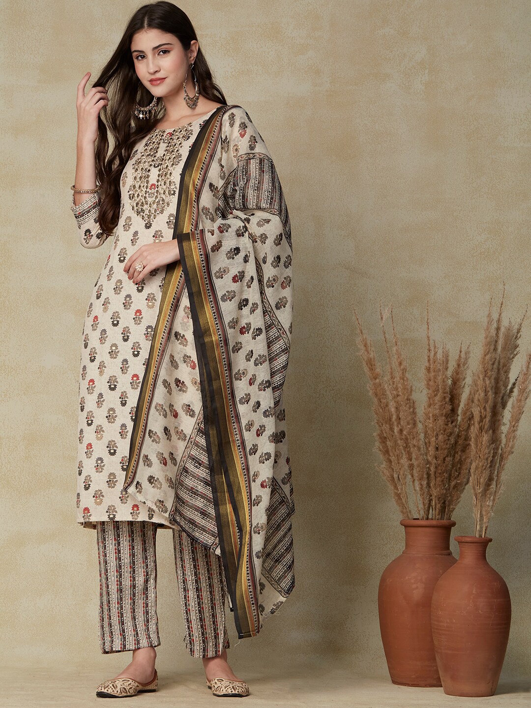 

FASHOR Cream-Coloured Ethnic Motifs Embroidered Thread Work Kurta With Trousers & Dupatta