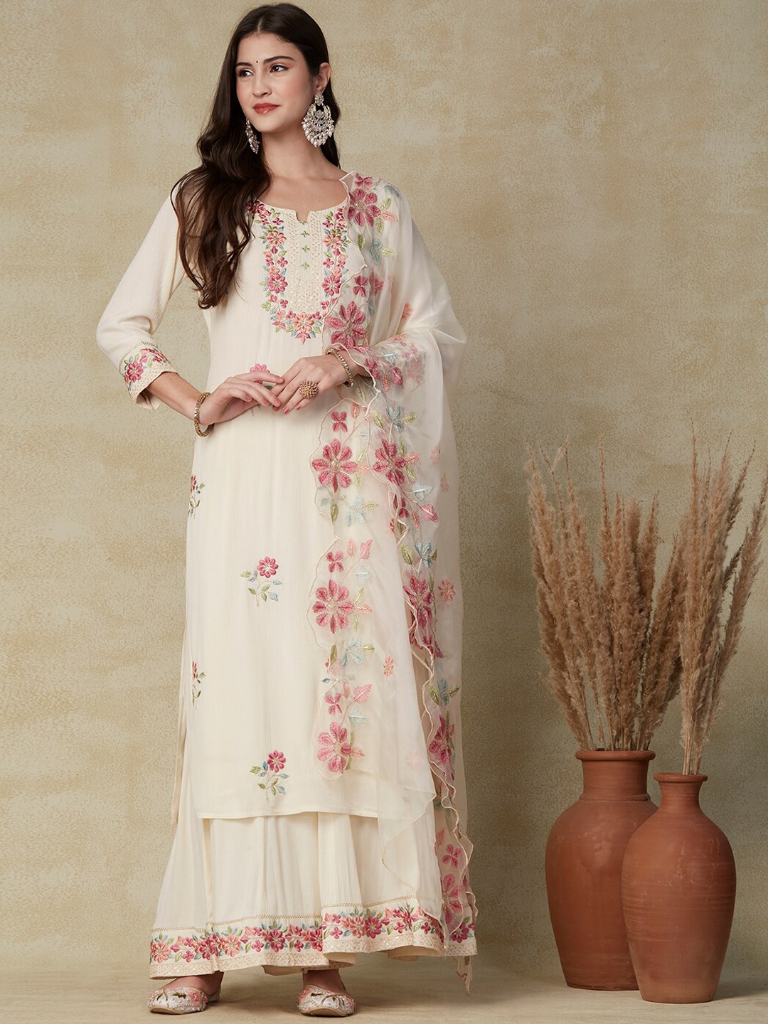 

FASHOR Off White Floral Embroidered Kurta & Palazzos with Dupatta