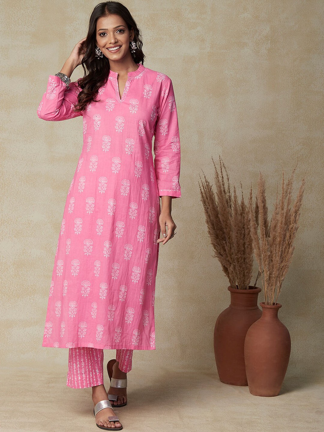 

FASHOR Pink Ethnic Motifs Printed Sequinned Detailed Pure Cotton Kurta & Trousers