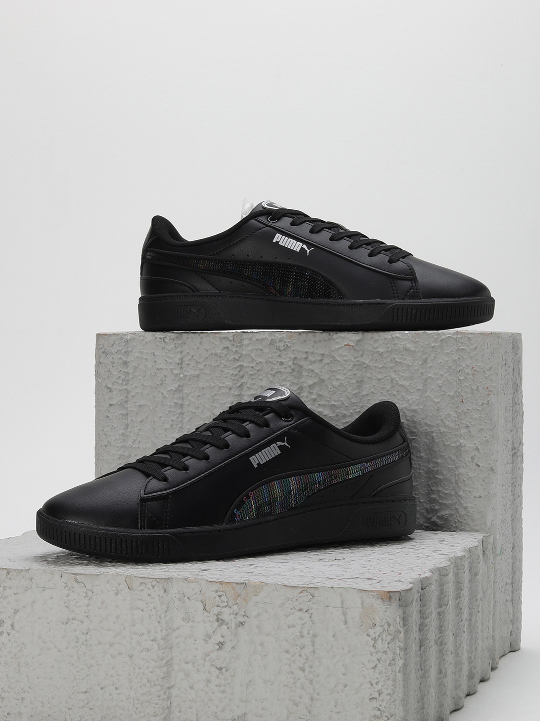 

Puma Women Vikky v3 Winter Wonderland Sneakers, Black