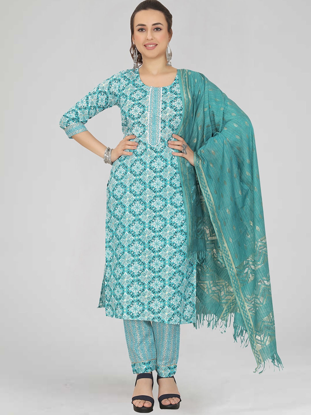 

KALINI Round Neck Ethnic Motif Printed Foil Regular Kurta & Trousers With Dupatta, Turquoise blue