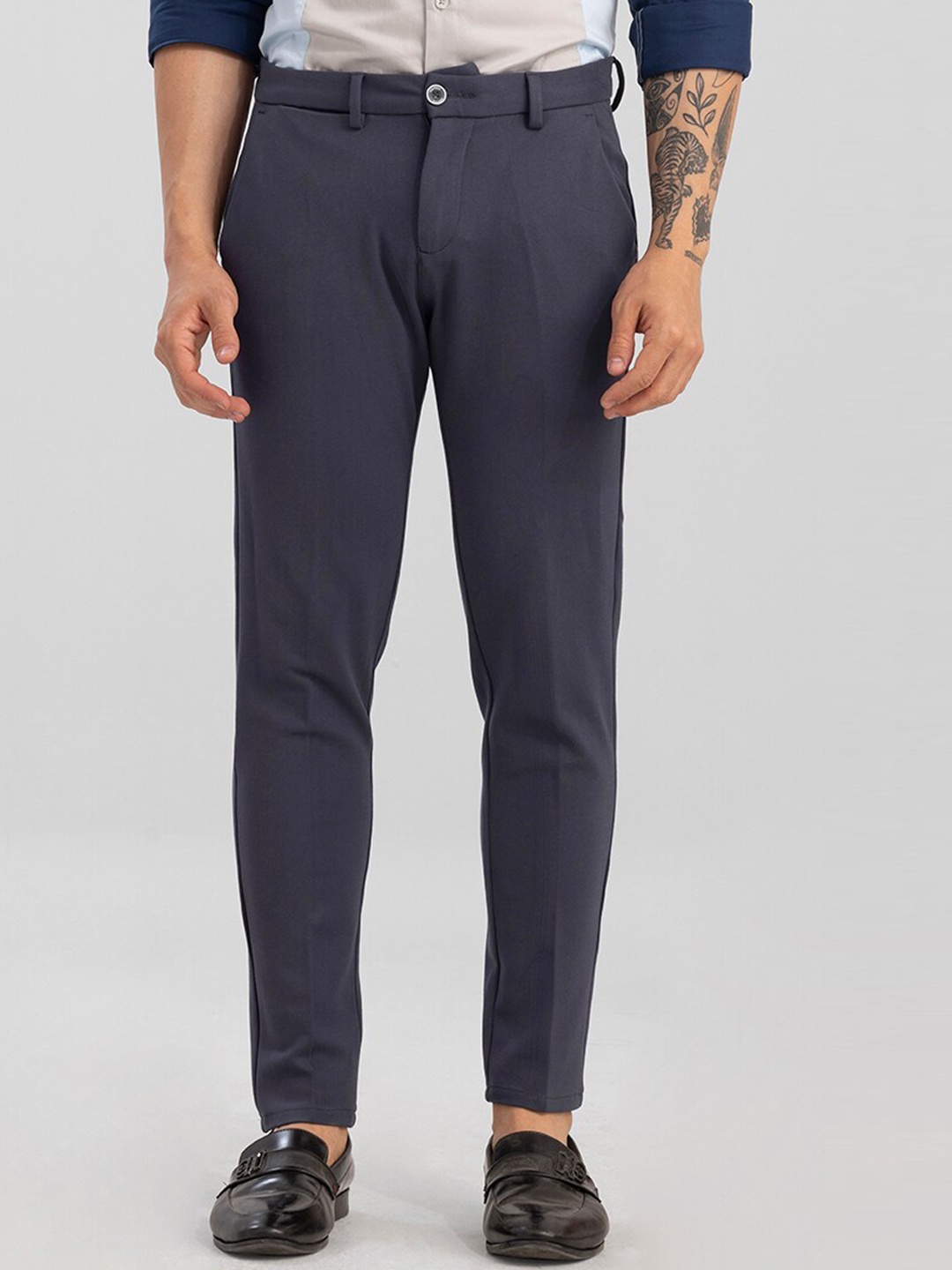 

Snitch Men Slim Fit Easy Wash Chinos Trousers, Grey