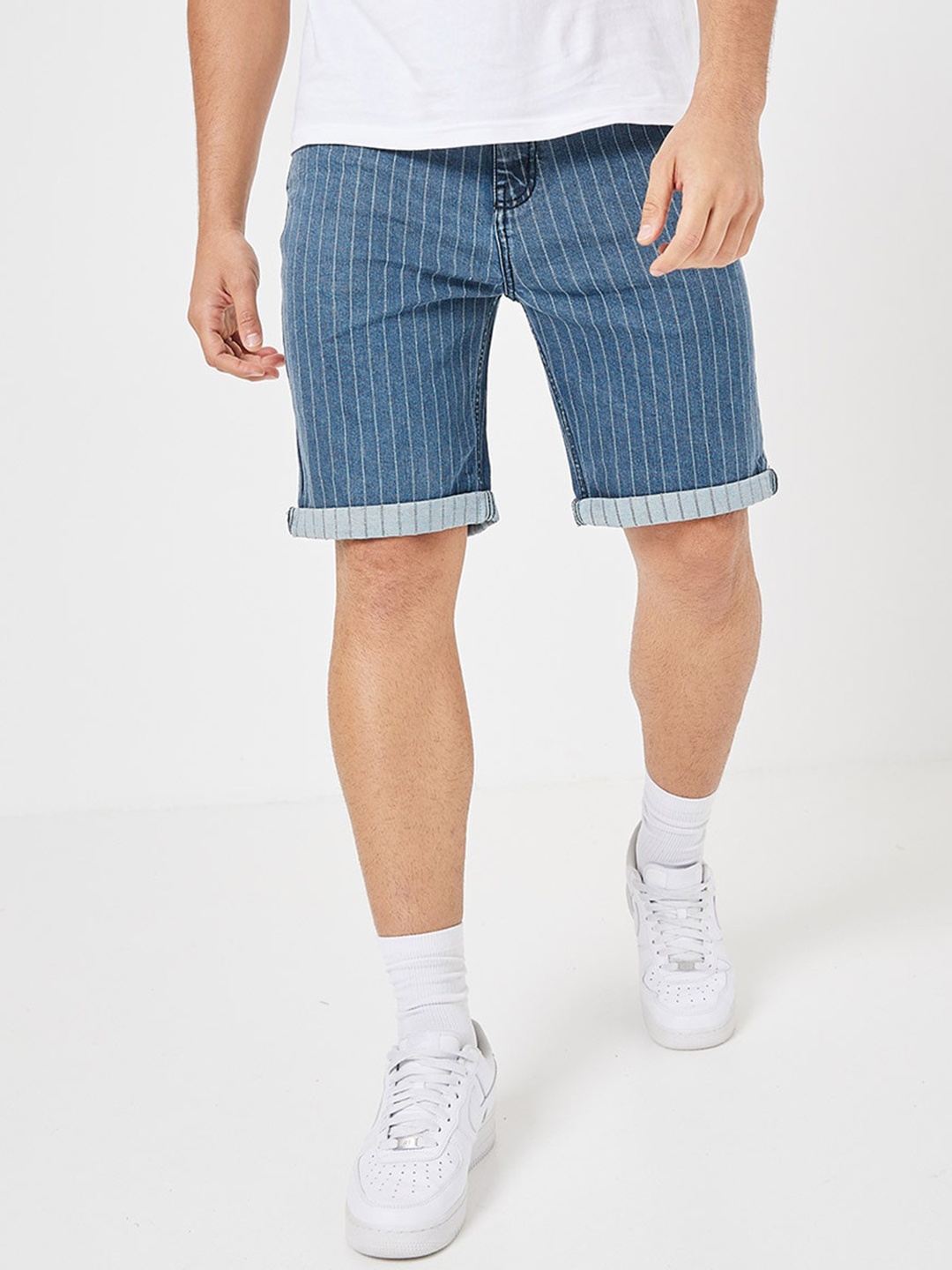 

Styli Men Navy Blue Striped Denim Shorts