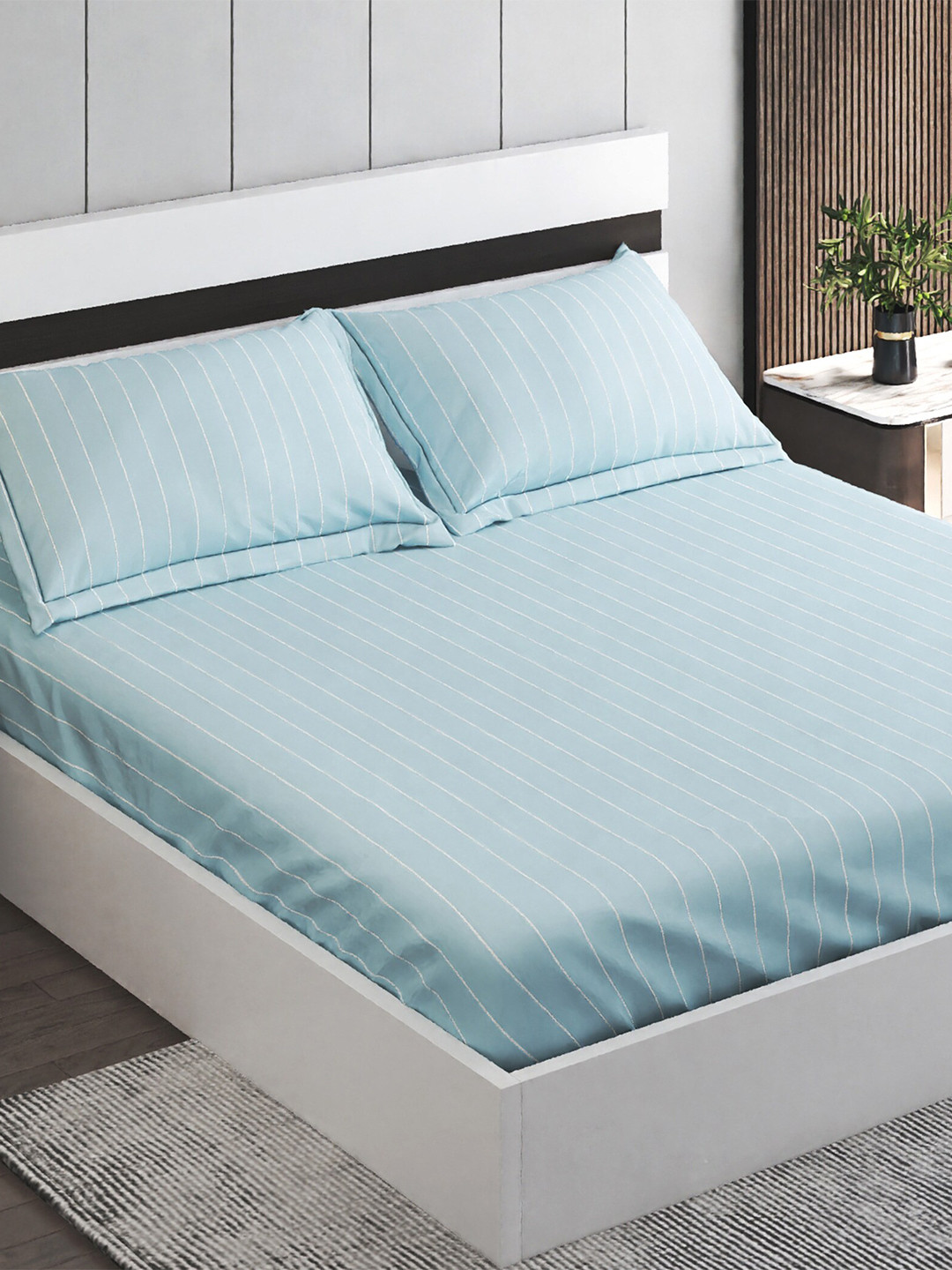 

Home Centre Medley Santorini Blue Cotton 220 TC King Bedsheet With 2 Pillow Covers