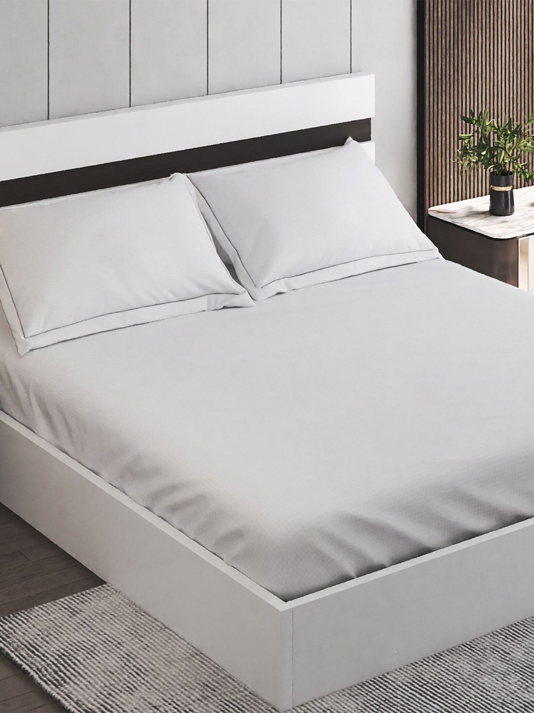 

Home Centre White Mild Winter 210 GSM Double Bed Blanket Set