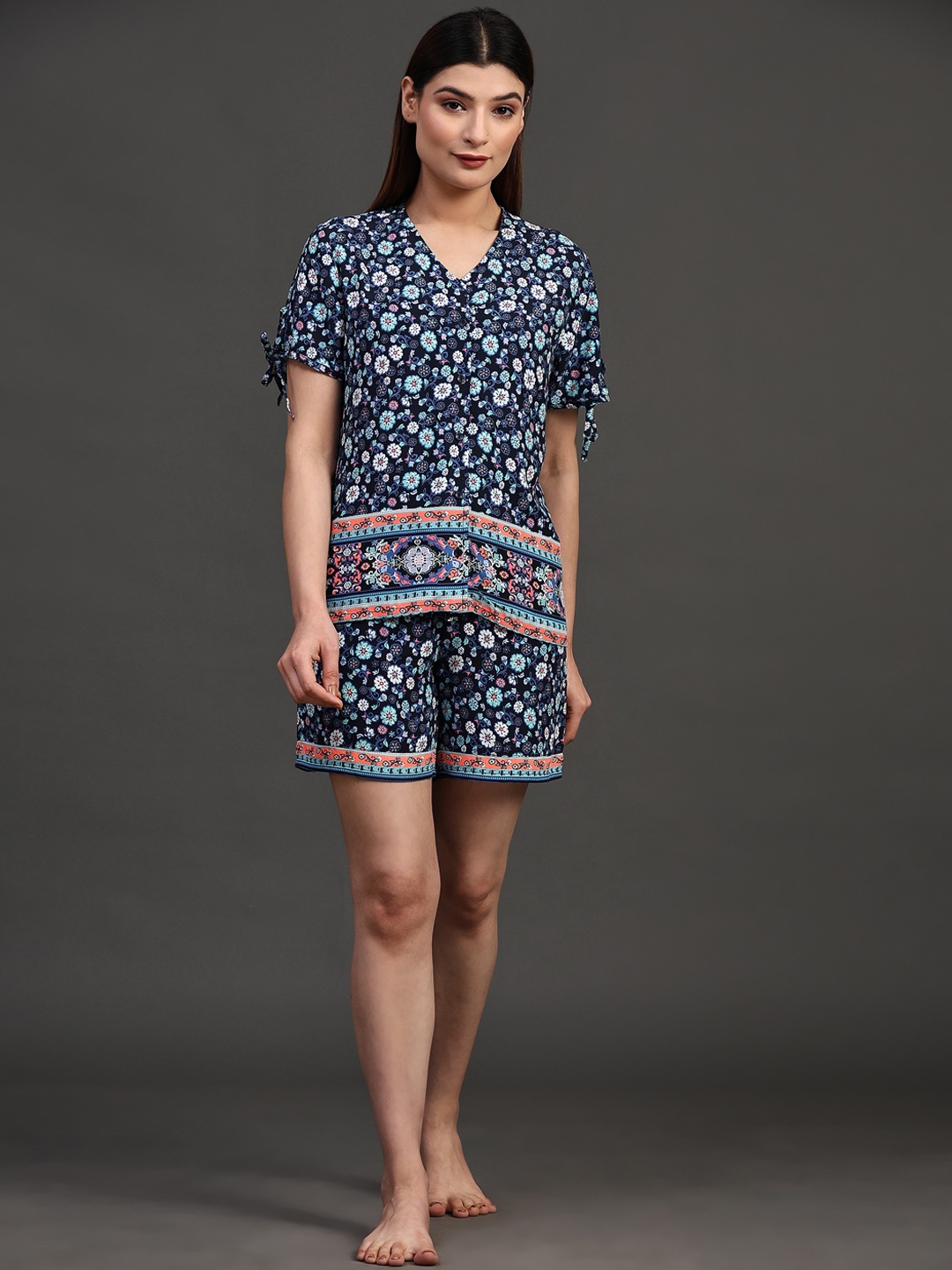 

BStories Floral Printed V-Neck Night suit, Blue