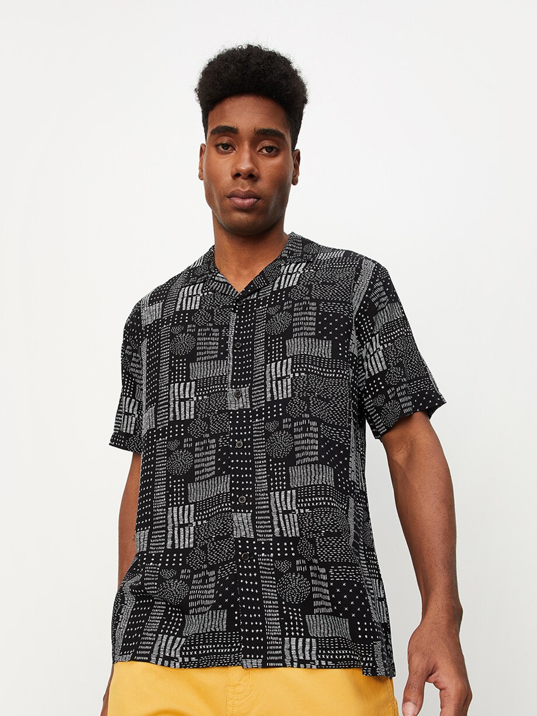 

max Geometric Printed Casual Shirt, Black