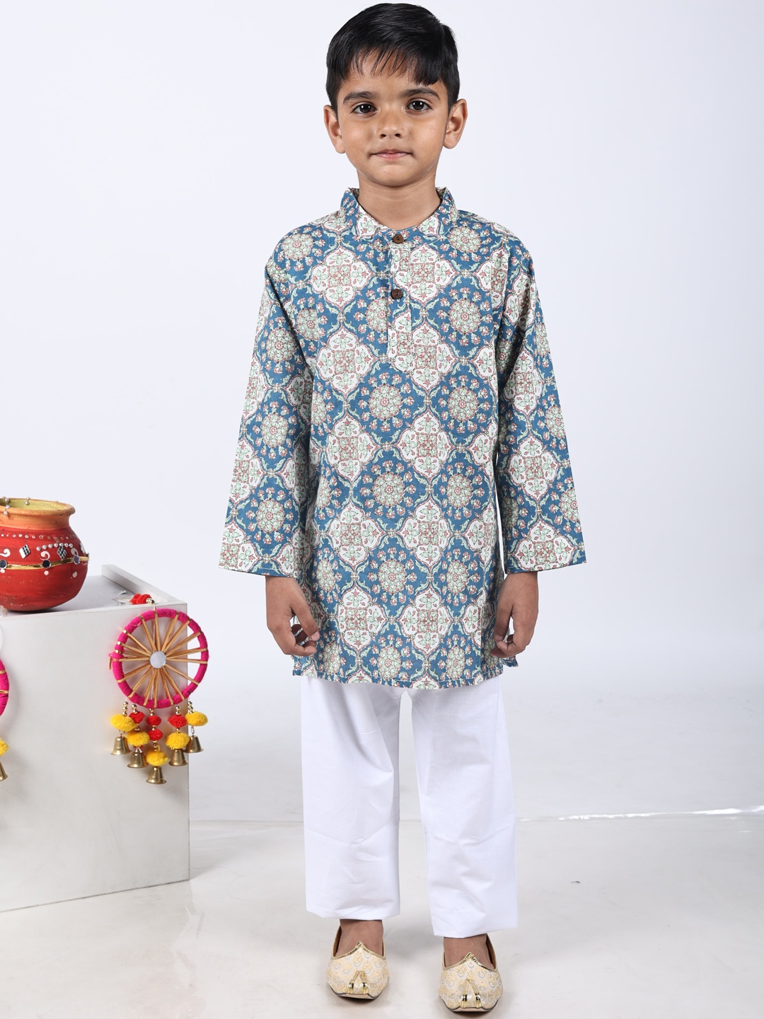 

Maaikid Boys Ethnic Motifs Printed Band Collar Pure Cotton Kurta with Pyjamas, Blue