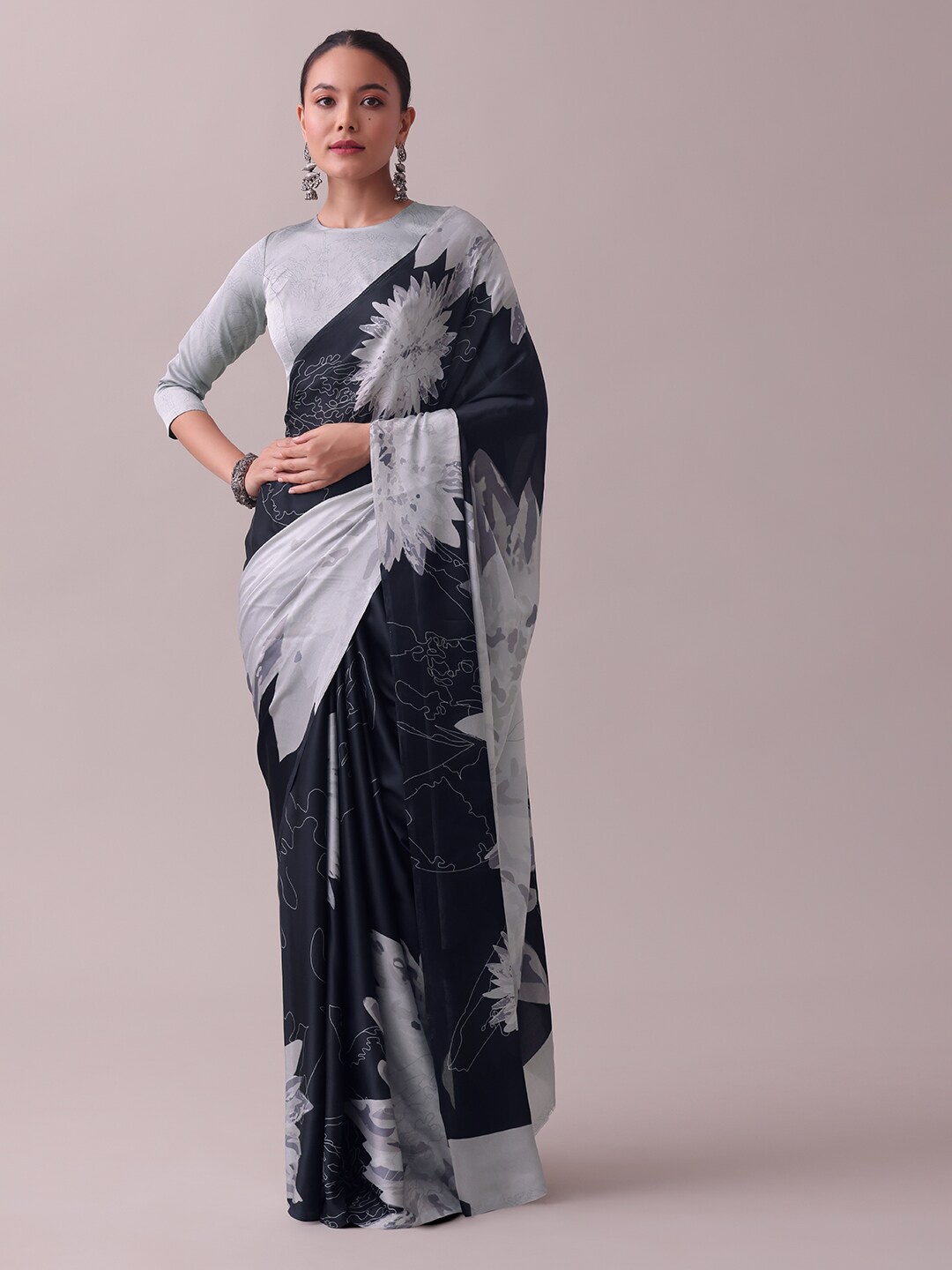

KALKI Fashion Floral Printed Satin Saree, Grey