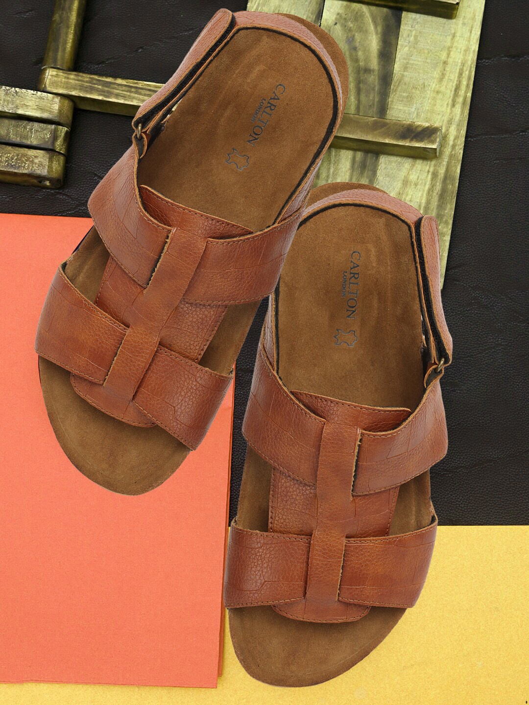 

Carlton London Men Textured Comfort Sandals, Tan