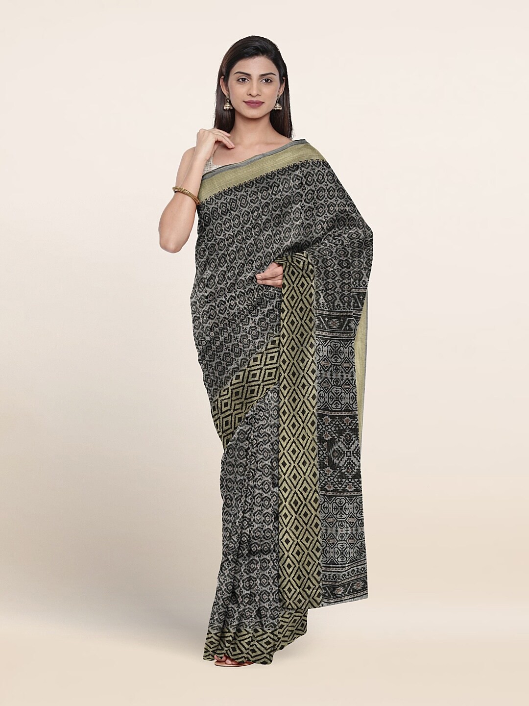 

Pothys Geometric Printed Pure Cotton Saree, Grey