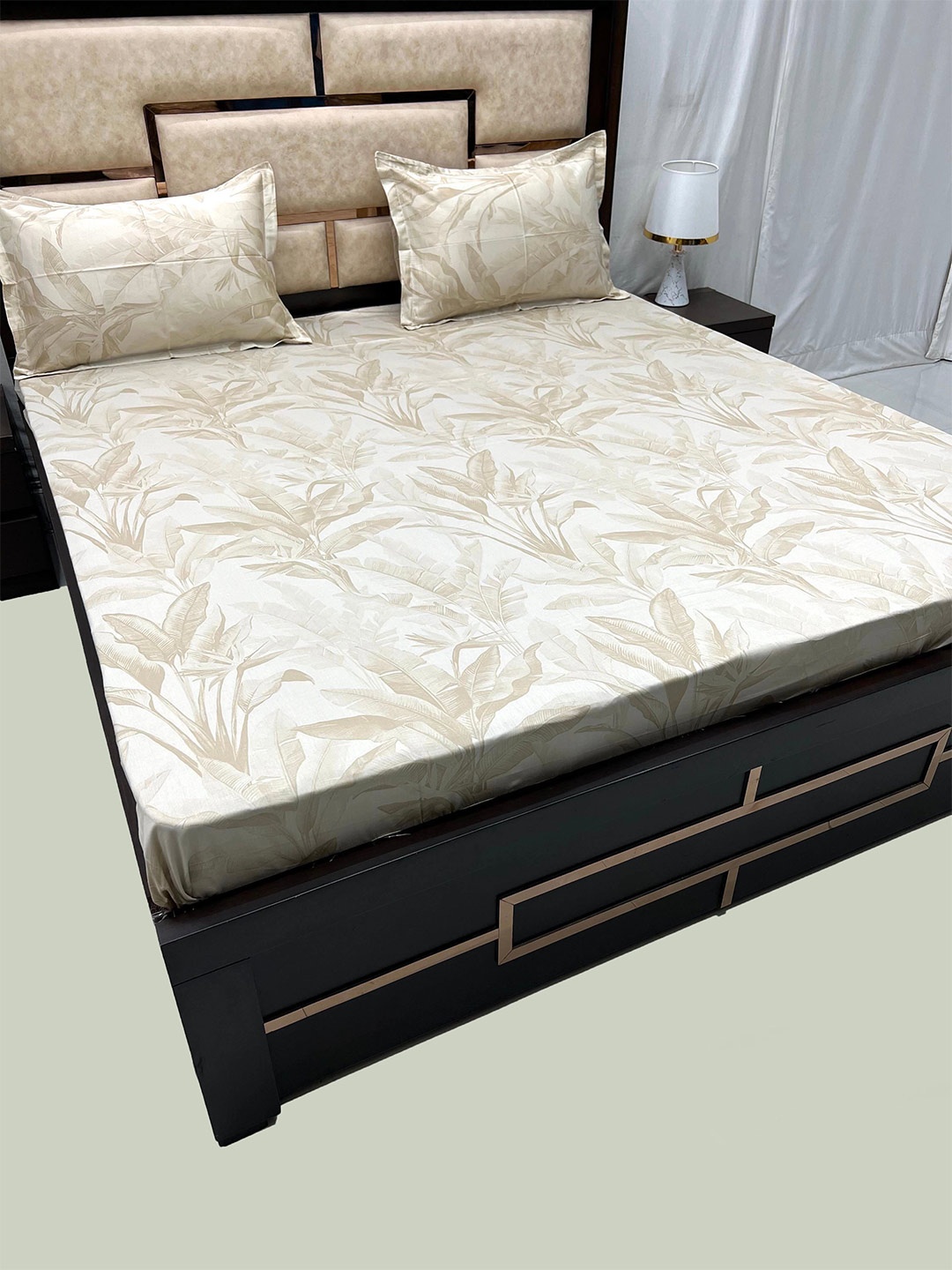 

Pure Decor Royal Divine Beige & White Floral Printed Pure Cotton 500 TC King Bedsheet Set