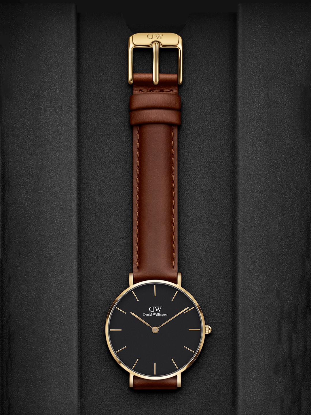 

Daniel Wellington Women Leather Straps Analogue Watch DW00100548, Black