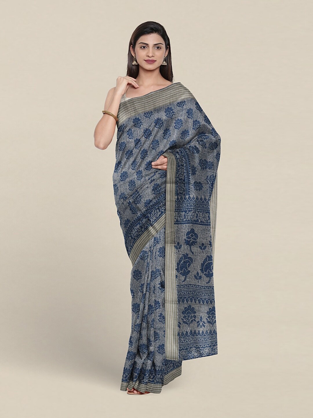 

Pothys Floral Printed Pure Cotton Saree With Blouse Piece, Grey