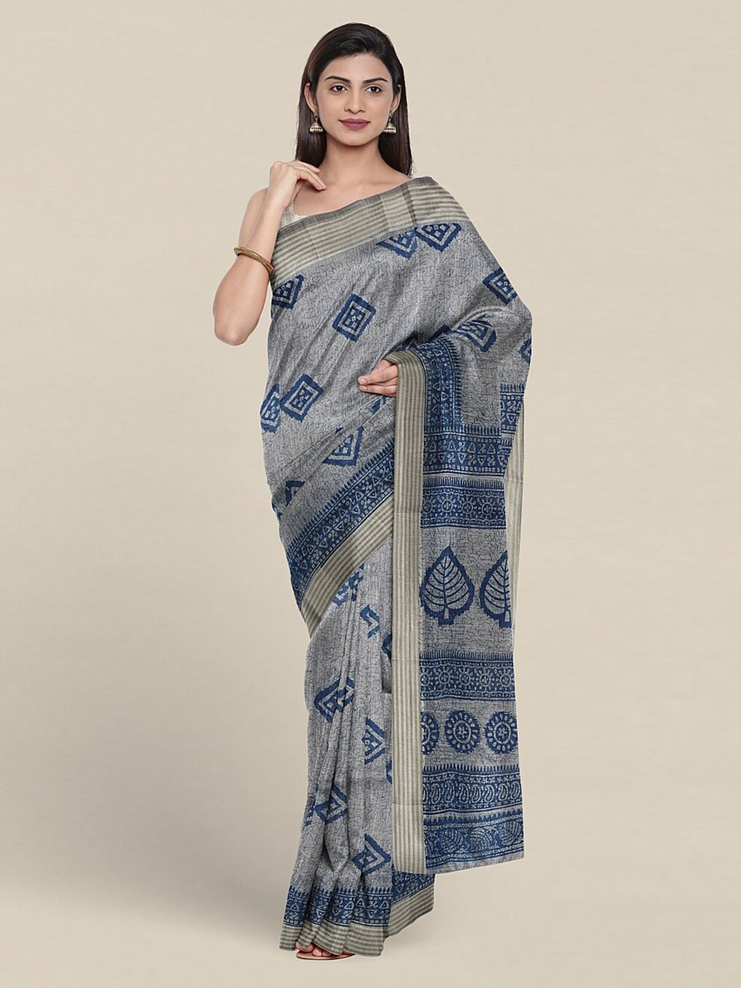 

Pothys Geometric Printed Pure Cotton Saree, Grey