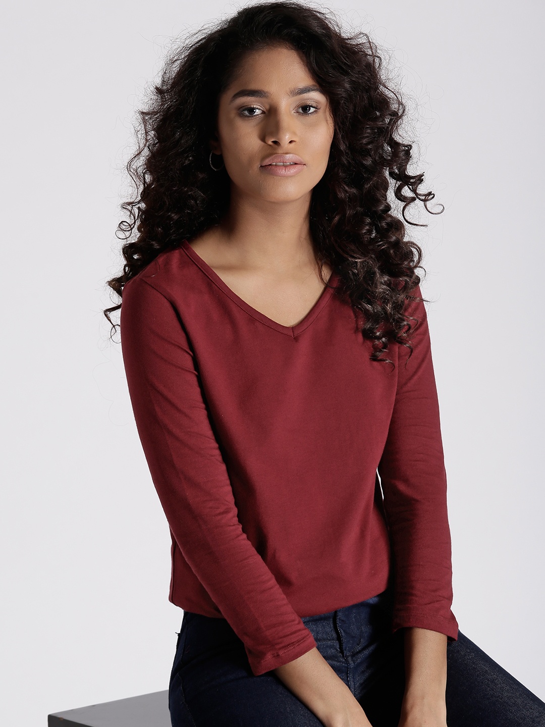 

Chemistry Women Maroon Solid V-Neck T-shirt