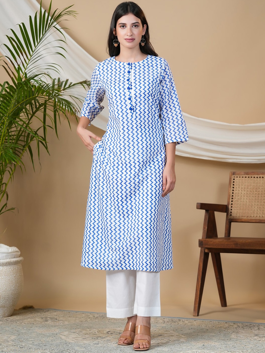 

Adveta Geometric Printed Straight Cotton Kurta, White